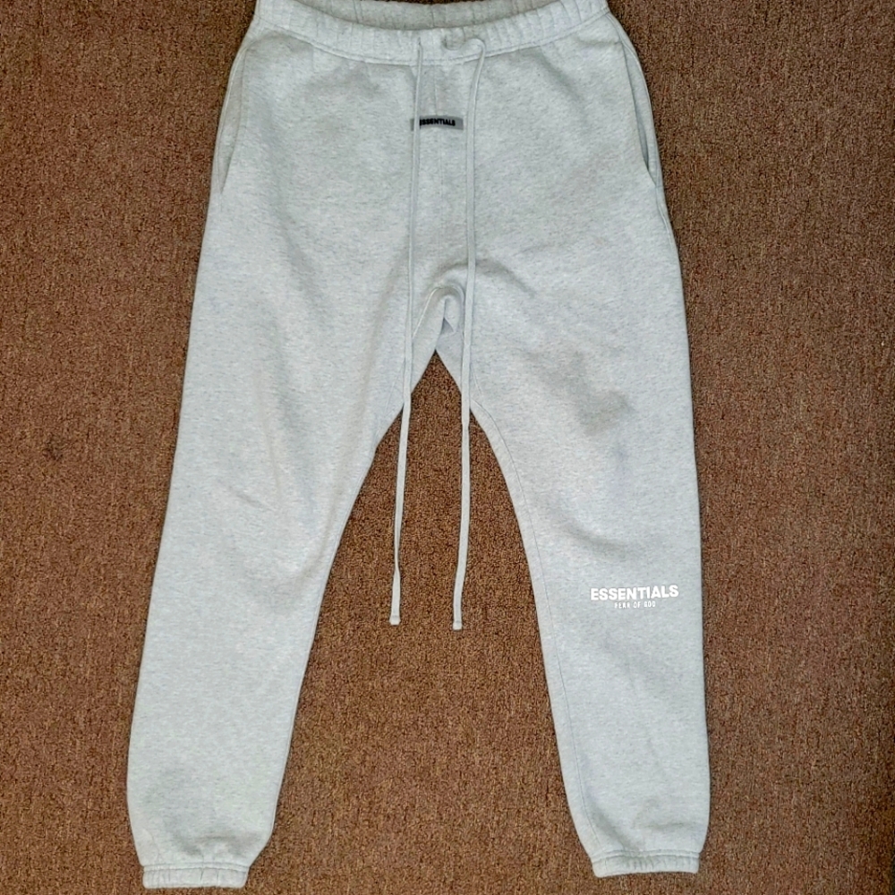 Fear of God ESSENTIALS Sweatpant SIZE M